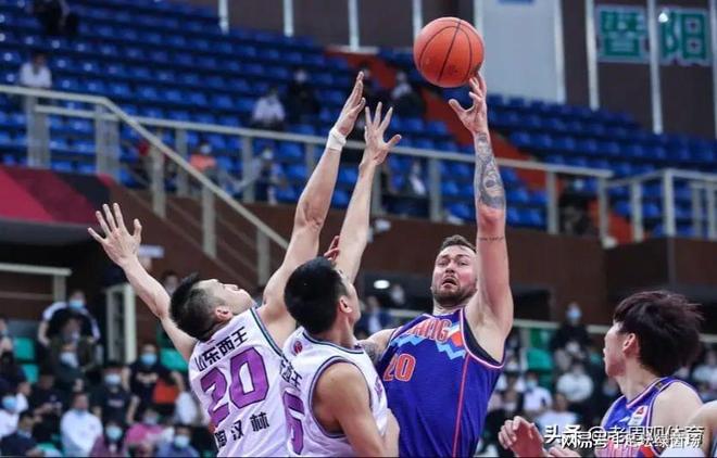 意甲倒计时；山东男篮赛前状态回暖；细节引发关注；气氛紧张；年轻球员得到机会的简单介绍开云体育正版平台