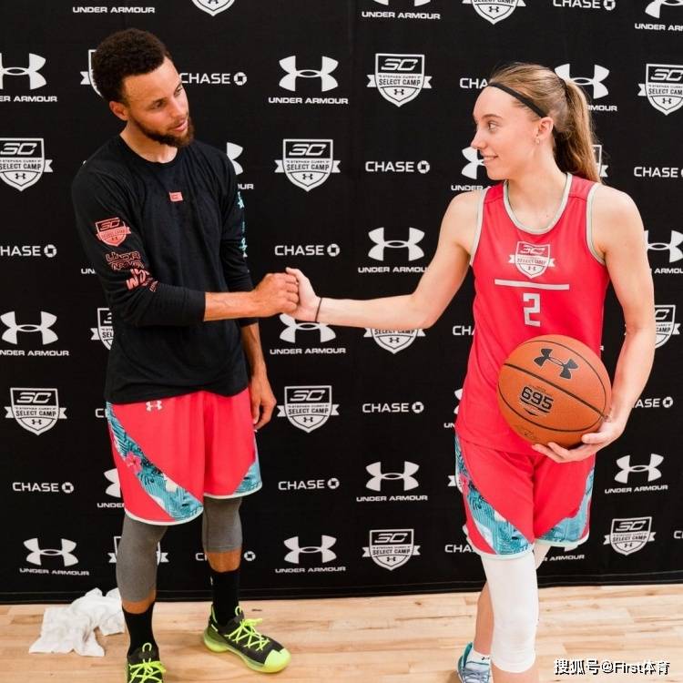 关于法兰克福训练开放日,赛后主帅复盘引欢呼,欧超杯在即,年轻球员得到机会的信息 关于法兰克福训练开放日,赛后主帅复盘引欢呼,欧超杯在即,年轻球员得到机会的信息